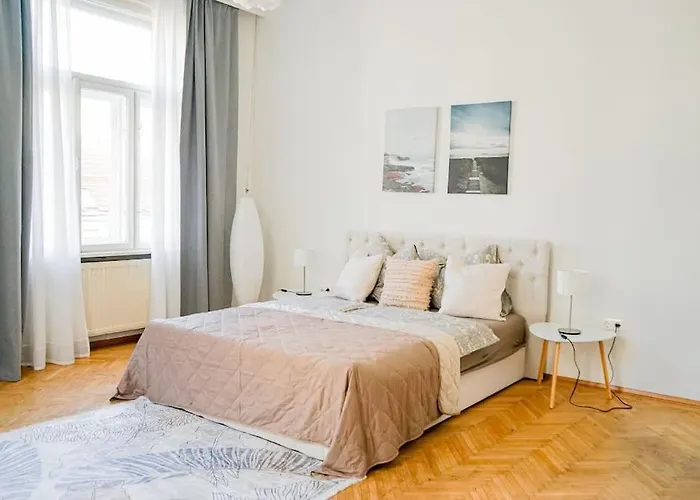 Апартаменти Charmante Altbauwohnung 72qm Free Park Garage Відень